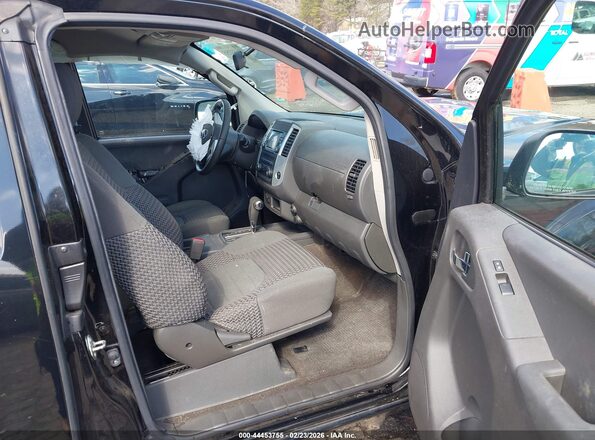 1N6AD0CU6HN704402 2017 NISSAN FRONTIER Черный Вид салона спереди