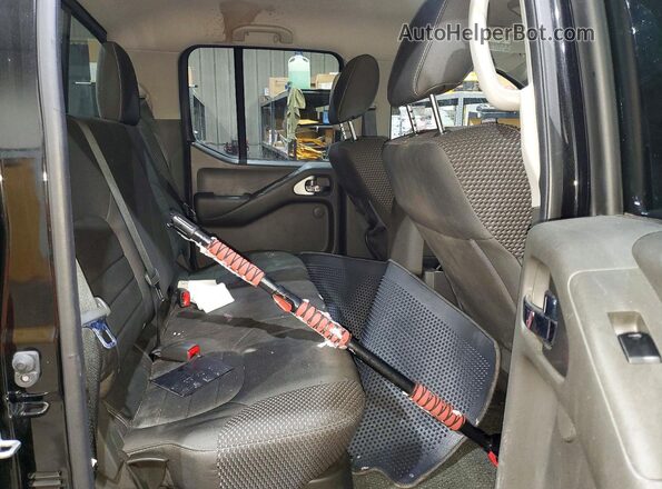 1N6AD0EV2JN751776 2018 NISSAN FRONTIER Black Rear seats view