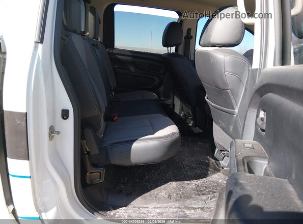 1N6BA1F32HN571773 2017 NISSAN TITAN XD White Вид наклейки з VIN-кодом