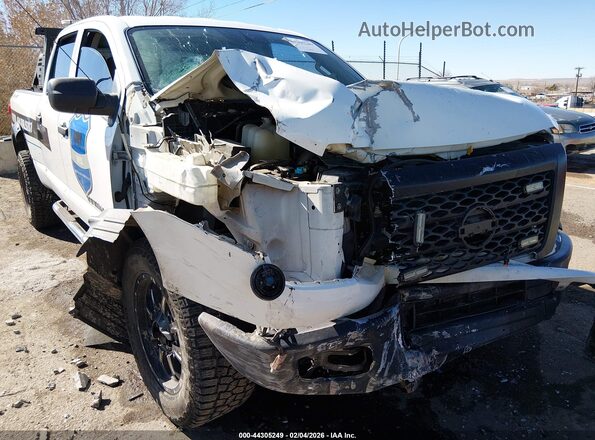 1N6BA1F32HN571773 2017 NISSAN TITAN XD White Вид спереду