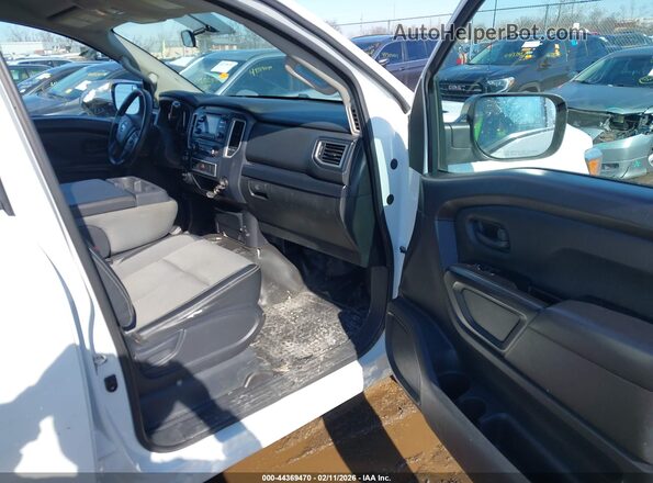 1N6BA1F39JN551185 2018 NISSAN TITAN XD White Սալոնի դիմացի տեսք