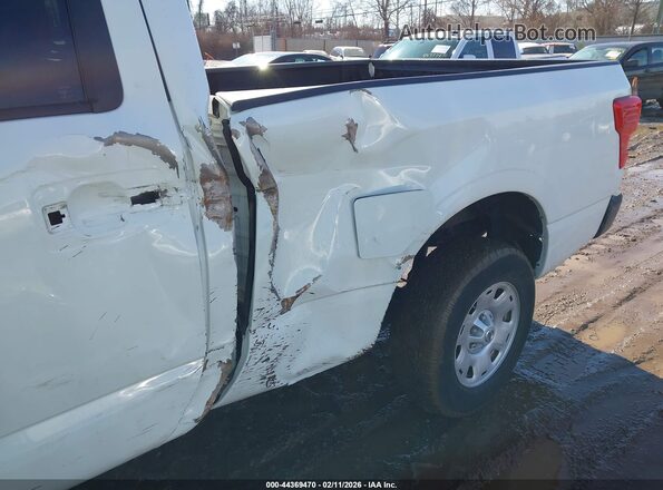 1N6BA1F39JN551185 2018 NISSAN TITAN XD White Դիմացի տեսք