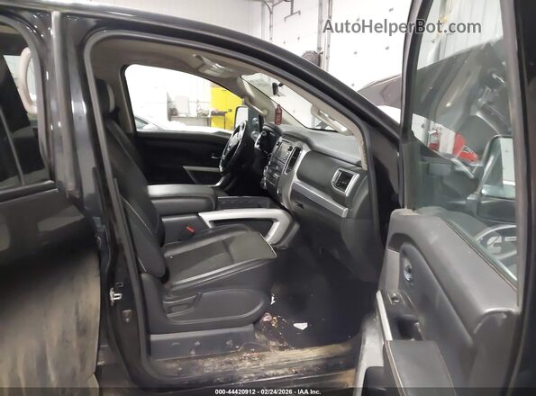1N6BA1F41HN514893 2017 NISSAN TITAN XD Black Vista interior delantera