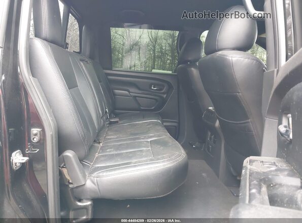 1N6BA1F46JN520520 2018 NISSAN TITAN XD Черный Вид наклейки с VIN-кодом