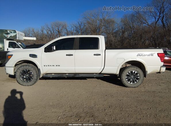 1N6BA1F47JN521286 2018 NISSAN TITAN XD White Widok wnętrza 360 stopni