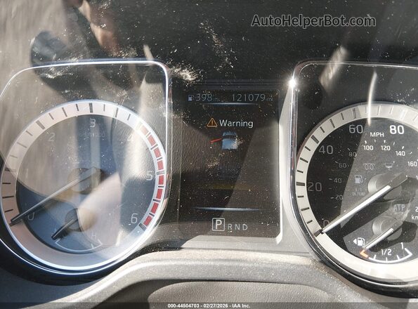 1N6BA1F47JN521286 2018 NISSAN TITAN XD White Widok tylnych siedzeń