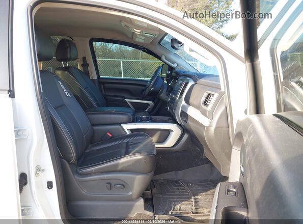 1N6BA1F49HN550296 2017 NISSAN TITAN XD White Widok wnętrza z przodu