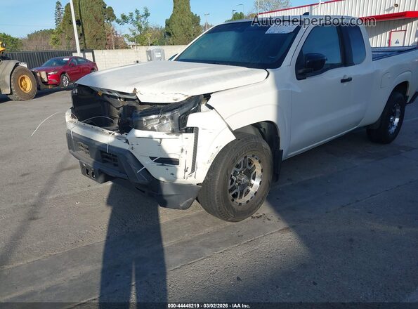 1N6ED1CL5NN618251 2022 NISSAN FRONTIER Белый Вид спереди
