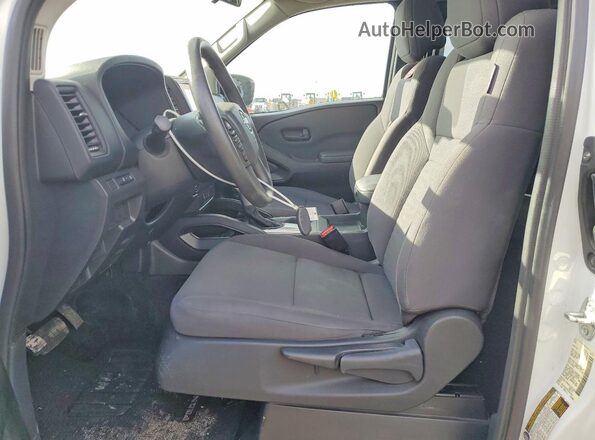 1N6ED1CL7NN652630 2022 NISSAN FRONTIER Белый Вид салона спереди