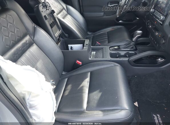 1N6ED1EK2NN632287 2022 NISSAN FRONTIER Серый Вид салона спереди