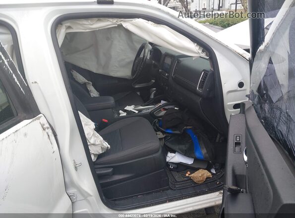 1N6ED1FJ0NN673474 2022 NISSAN FRONTIER Белый Вид салона спереди