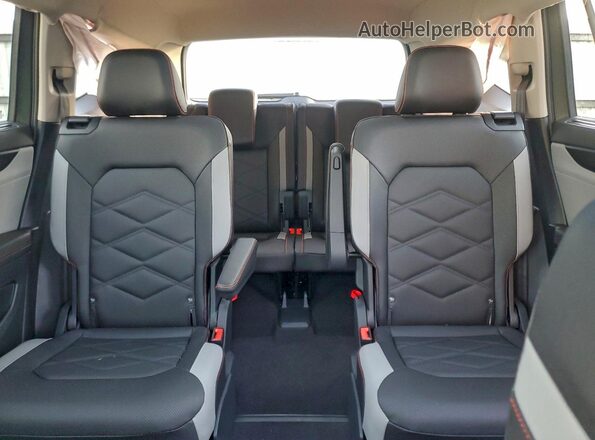 1V2CR2CA4SC513951 2025 VOLKSWAGEN ATLAS Green Հետևի նստատեղերի տեսք
