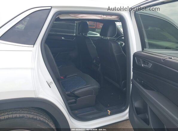 1V2FE2CA8RC249717 2024 VOLKSWAGEN ATLAS White 