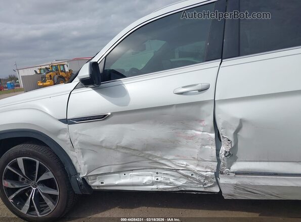 1V2FE2CA8RC249717 2024 VOLKSWAGEN ATLAS White 
