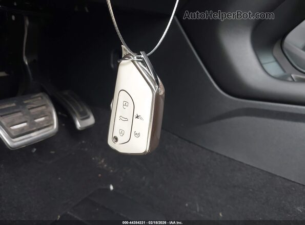 1V2FE2CA8RC249717 2024 VOLKSWAGEN ATLAS White 