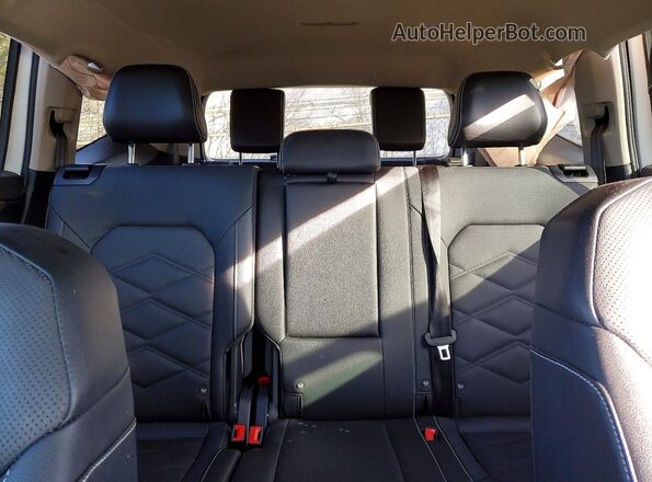 1V2HR2CA0SC539341 2025 VOLKSWAGEN ATLAS White Vista de los asientos traseros