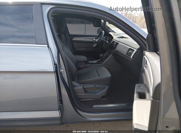 1V2JE2CA3PC207060 2023 VOLKSWAGEN ATLAS Gray Front interior view