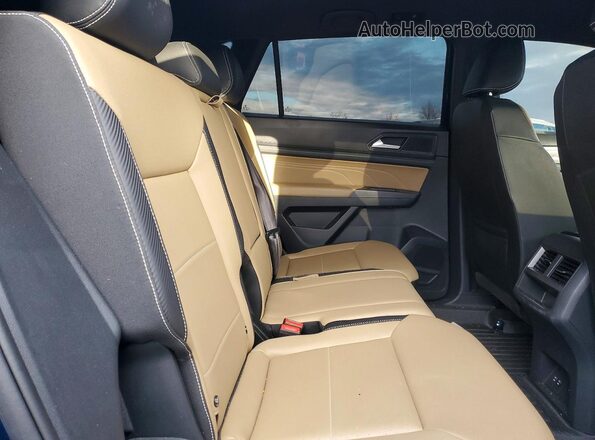1V2KE2CA7NC203403 2022 VOLKSWAGEN ATLAS Blue Vista interior trasera