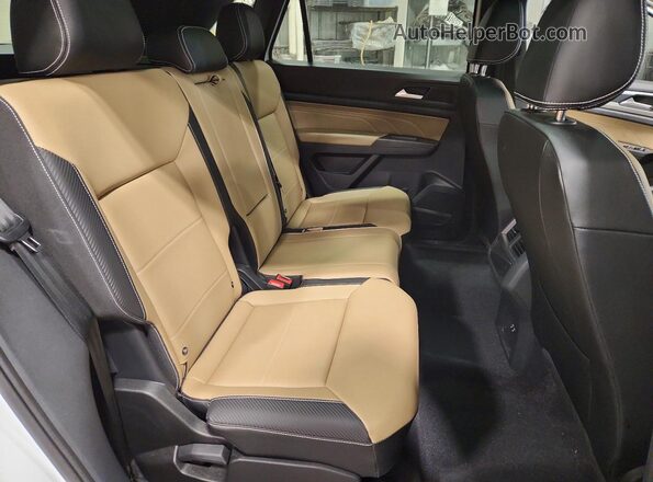 1V2SE2CA6PC203038 2023 VOLKSWAGEN ATLAS Белый Вид задней части салона
