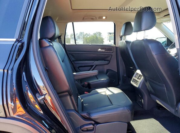 1V2SR2CA3JC588361 2018 VOLKSWAGEN ATLAS Black უკანა სალონის ხედი