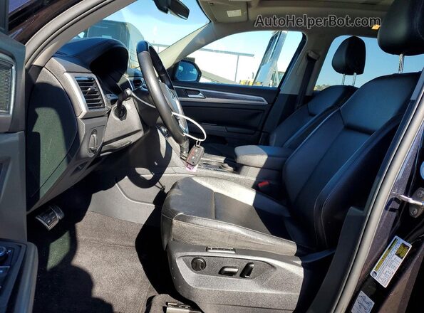 1V2SR2CA3JC588361 2018 VOLKSWAGEN ATLAS Black წინა სალონის ხედი