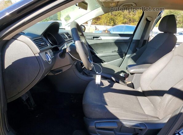 1VWAT7A30HC006918 2017 VOLKSWAGEN PASSAT Black Widok wnętrza z przodu