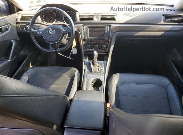 1VWBT7A3XGC010140 2016 VOLKSWAGEN PASSAT Silver Widok deski rozdzielczej