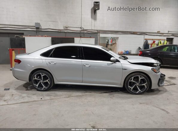 1VWMA7A36MC013630 2021 VOLKSWAGEN PASSAT Серебряный Вид задней части салона