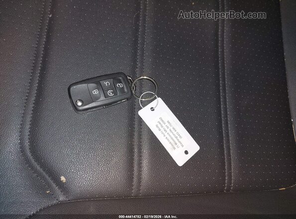 1VWMA7A36MC013630 2021 VOLKSWAGEN PASSAT Серебряный Вид панели приборов
