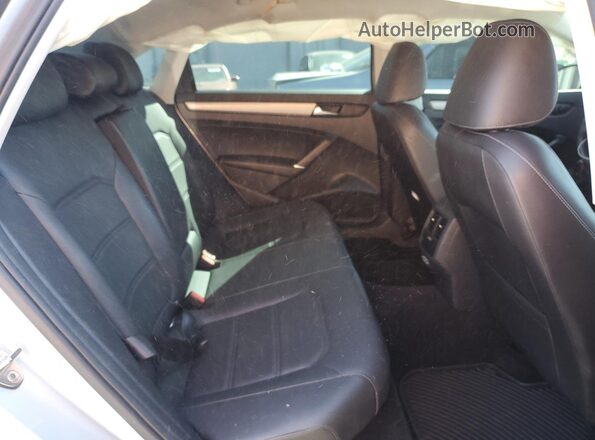 1VWSA7A35MC008281 2021 VOLKSWAGEN PASSAT Silver Rear seats view