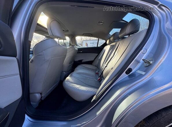 19UDE2F7XLA000395 2020 ACURA ILX Серебряный 