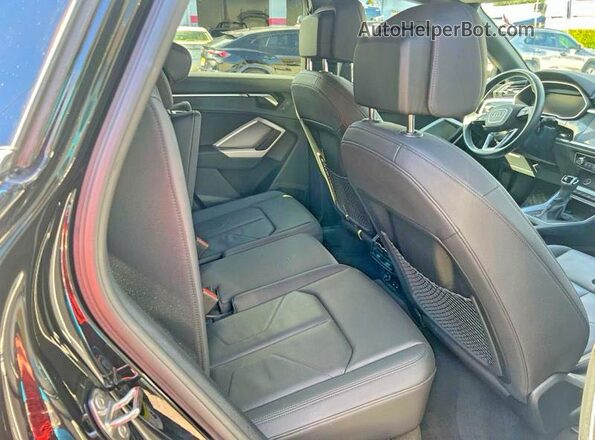WA1DECF34R1094102 2024 AUDI Q3 Black 