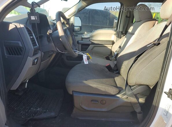 1FT8W3AT1NEE28617 2022 FORD F350 White Widok deski rozdzielczej