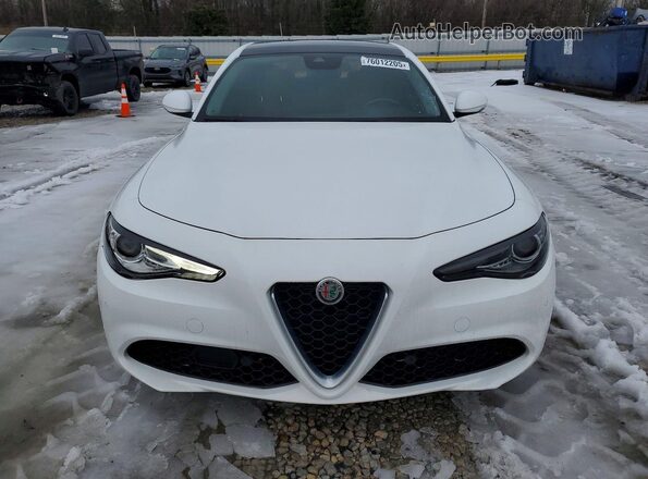 ZARFAMAN3M7649027 2021 ALFA ROMEO GIULIA White Вид ззаду