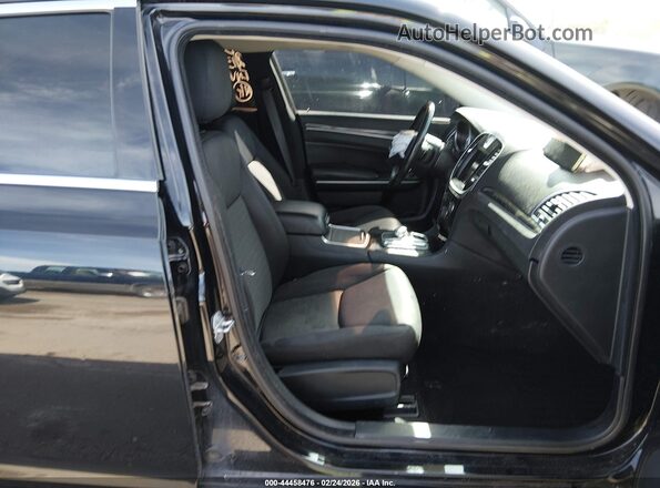 2C3CCAAG1KH626665 2019 CHRYSLER 300 Black 