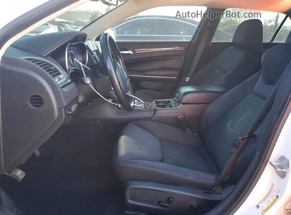 2C3CCAAG3KH581020 2019 CHRYSLER 300 Белый 