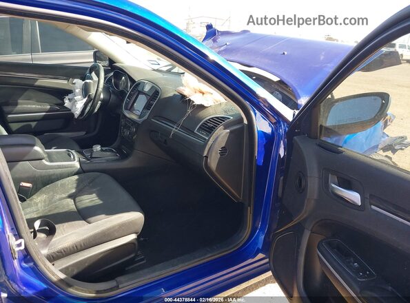 2C3CCAAG3KH610144 2019 CHRYSLER 300 Синий Вид салона спереди