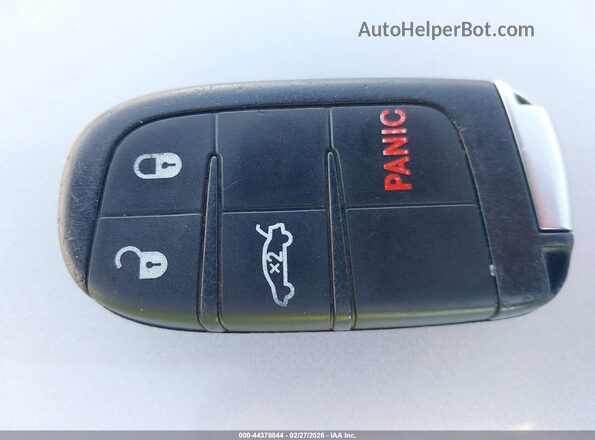 2C3CCAAG3KH610144 2019 CHRYSLER 300 Синий Вид панели приборов