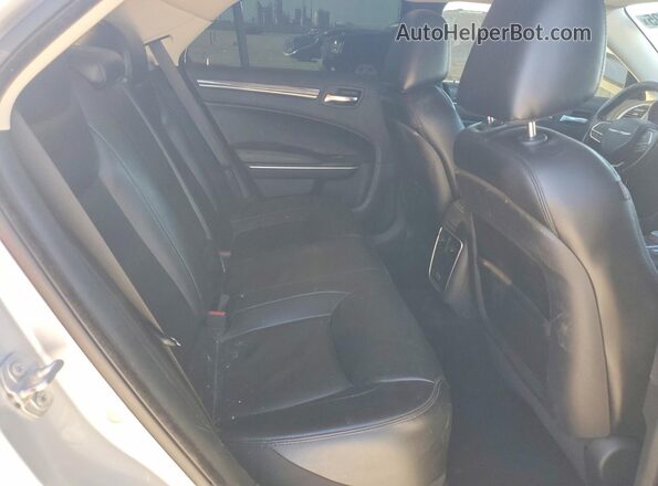 2C3CCAAG3KH654483 2019 CHRYSLER 300 Серебряный 