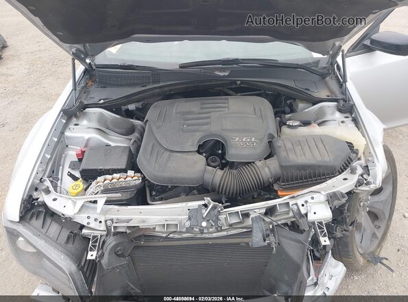 2C3CCAAG6PH537925 2023 CHRYSLER 300 Silver Հետևի տեսք