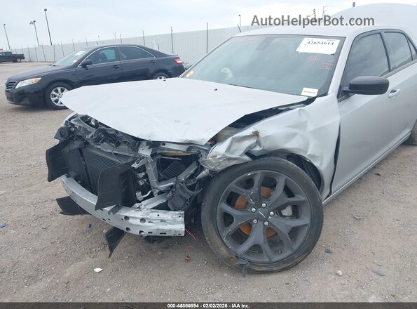 2C3CCAAG6PH537925 2023 CHRYSLER 300 Silver Դիմացի տեսք