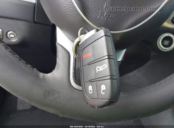 2C3CCAAG6PH580984 2023 CHRYSLER 300 Black Vista del salpicadero