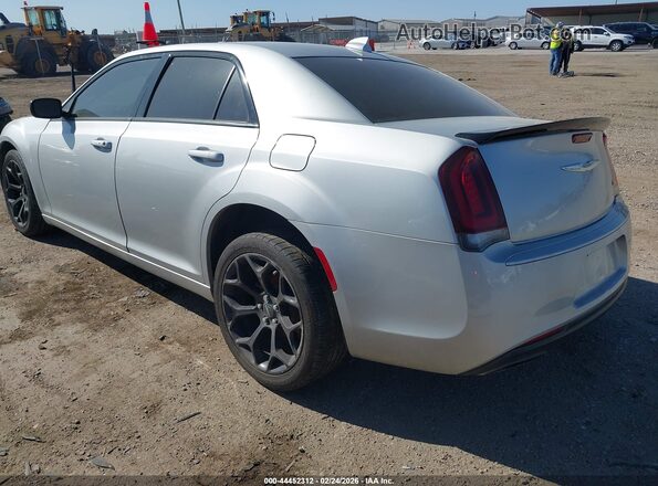 2C3CCAAG8KH746043 2019 CHRYSLER 300 Серебряный Задняя левая четверть