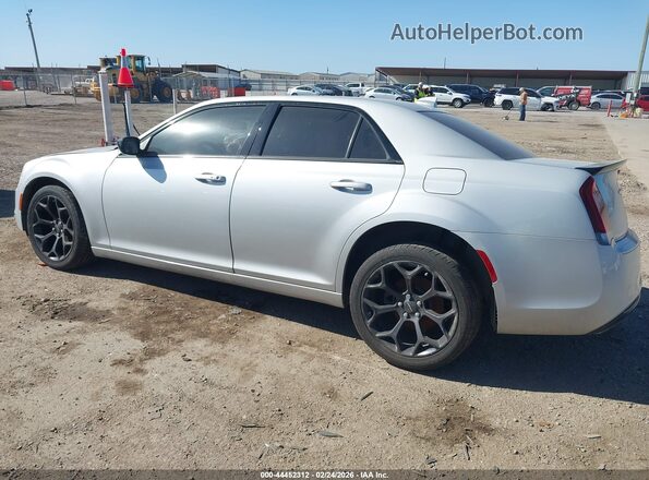 2C3CCAAG8KH746043 2019 CHRYSLER 300 Серебряный Панорамный вид салона 360°
