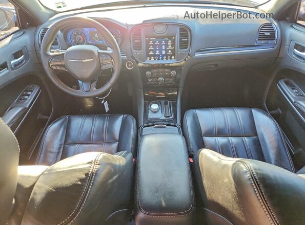 2C3CCABT8NH249350 2022 CHRYSLER 300 Черный Вид панели приборов