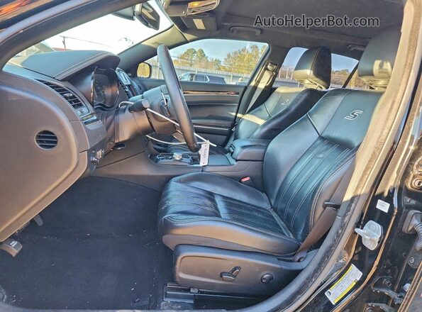 2C3CCABT8NH249350 2022 CHRYSLER 300 Черный Вид салона спереди