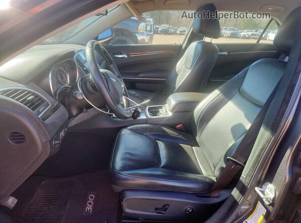 2C3CCAEG0KH697592 2019 CHRYSLER 300 Gray Вид салону спереду