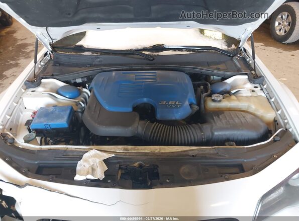 2C3CCAGG6GH191303 2016 CHRYSLER 300 Белый 