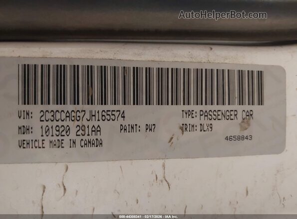 2C3CCAGG7JH165574 2018 CHRYSLER 300 White ძრავის განყოფილების ხედი