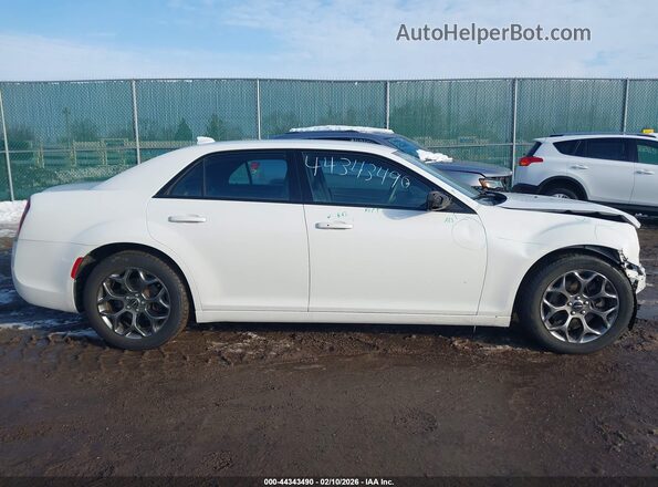2C3CCAGG9GH182756 2016 CHRYSLER 300 White Widok wnętrza z tyłu